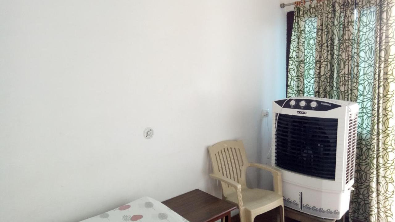 Ishan Paying Guest House Varanasi Exterior foto