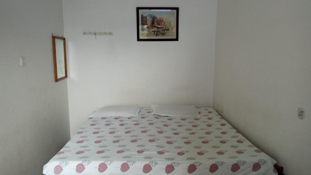 Ishan Paying Guest House Varanasi Exterior foto