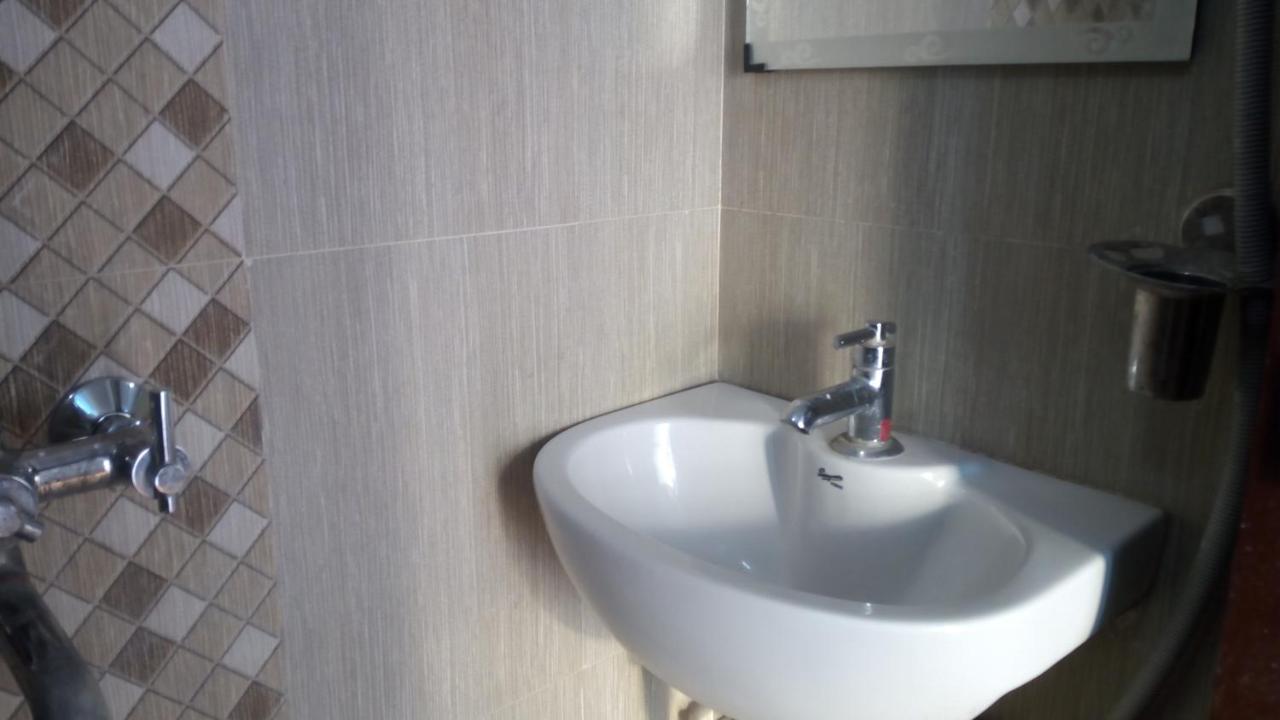 Ishan Paying Guest House Varanasi Exterior foto